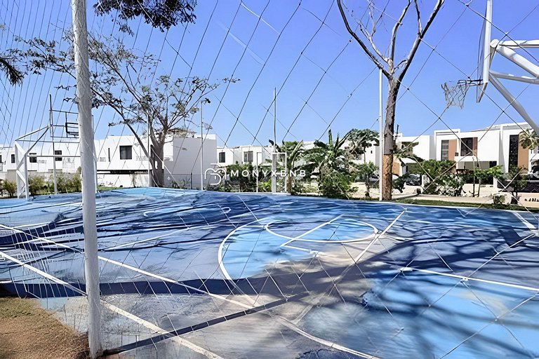 Billar, jacuzzi, presto sillas y mesa playa