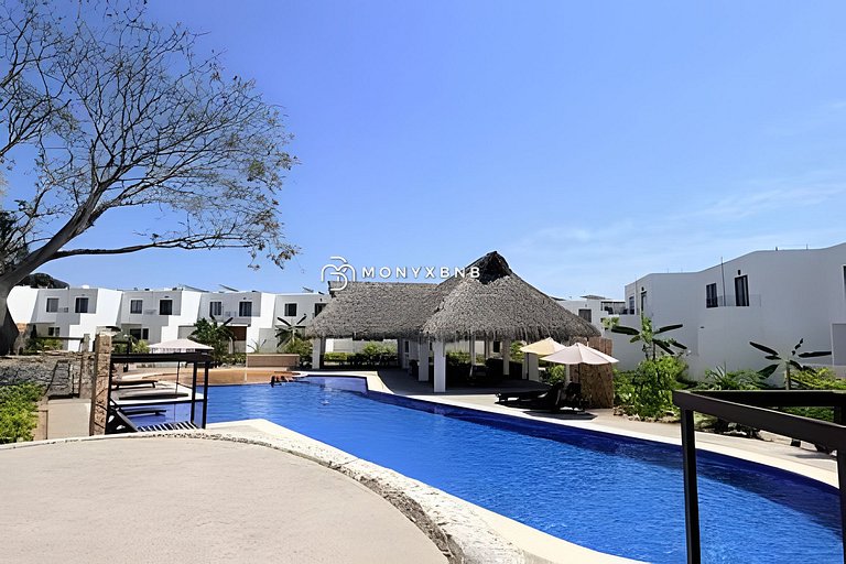 Billar, jacuzzi, presto sillas y mesa playa