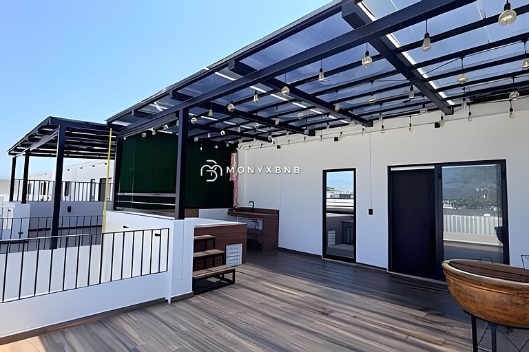 Billar, jacuzzi, presto sillas y mesa playa