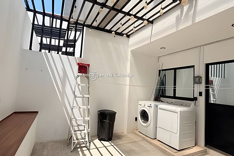 Billar, jacuzzi, presto sillas y mesa playa