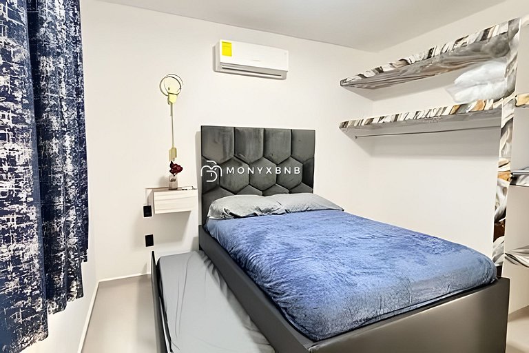 Billar, jacuzzi, presto sillas y mesa playa