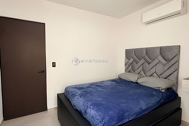 Billar, jacuzzi, presto sillas y mesa playa