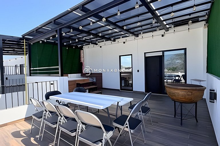 Billar, jacuzzi, presto sillas y mesa playa