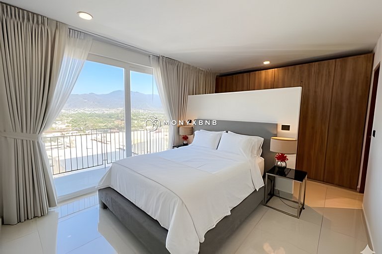 Family Zoho Skies • 5BR • Two Units 14 Guest