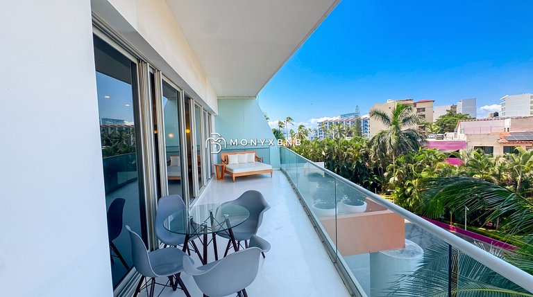 Paraíso a pie de playa en Icon Vallarta: piscina y club de p