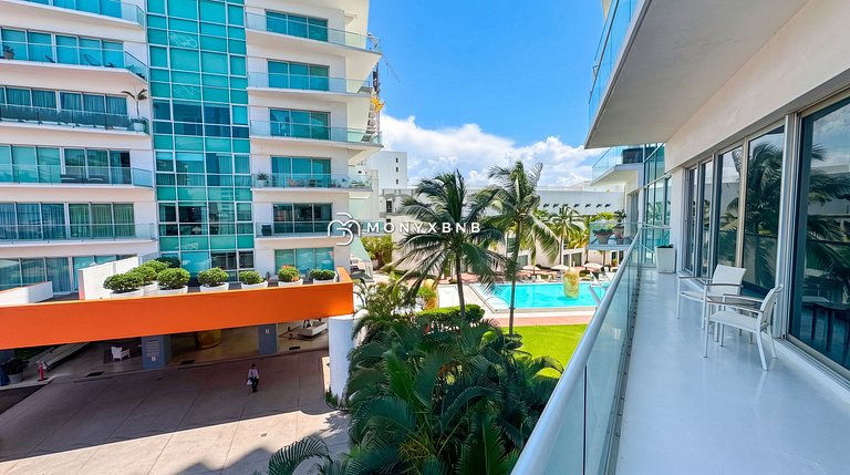 Paraíso a pie de playa en Icon Vallarta: piscina y club de p