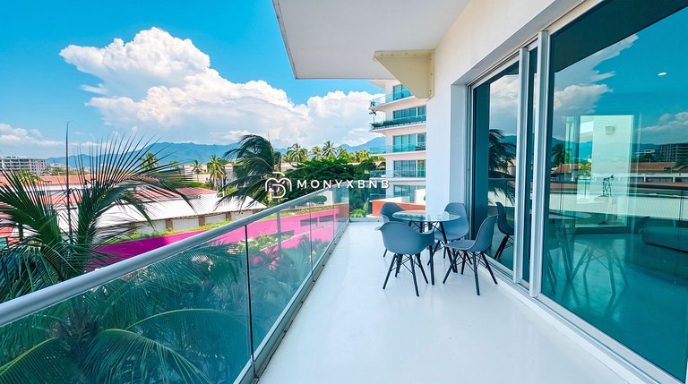 Paraíso a pie de playa en Icon Vallarta: piscina y club de p