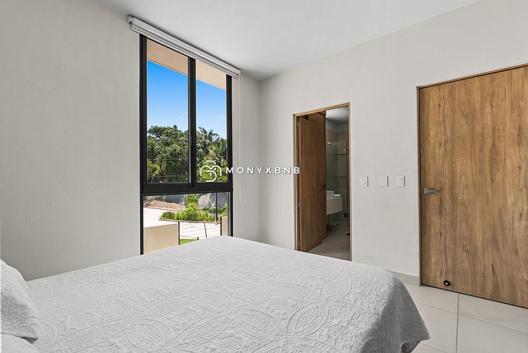 Condo with pool, paddle court, nearby, marina, airport, for