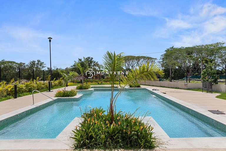 Condo with pool, paddle court, nearby, marina, airport, for