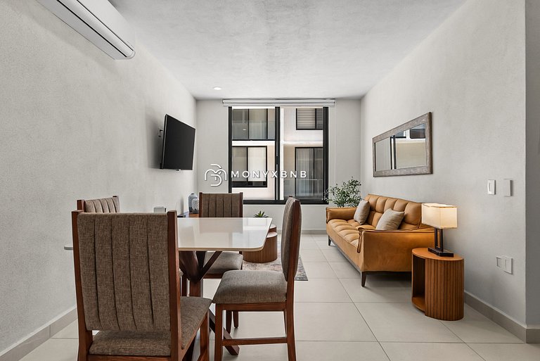 Condo with pool, paddle court, nearby, marina, airport, for