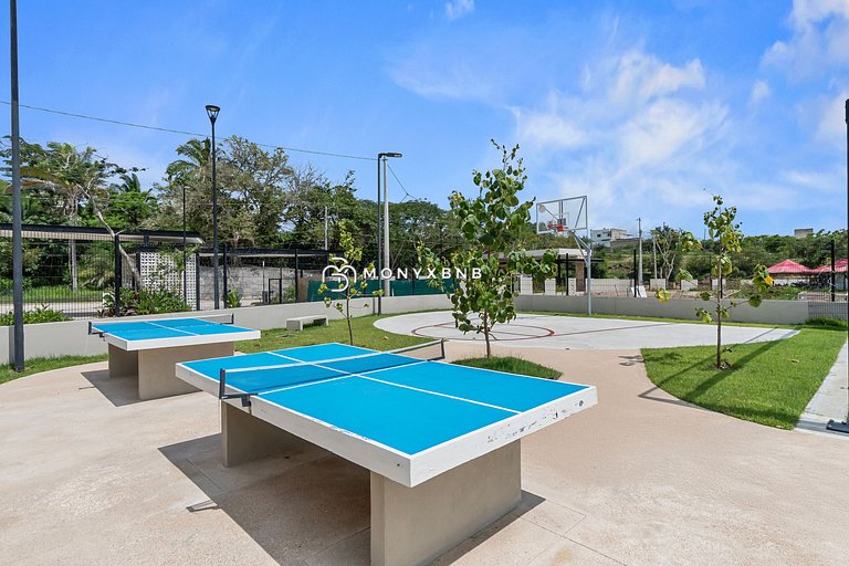 Condo with pool, paddle court, nearby, marina, airport, for