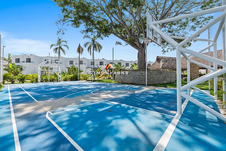 Aldea Hortus Retreat for 21 with Jacuzzi