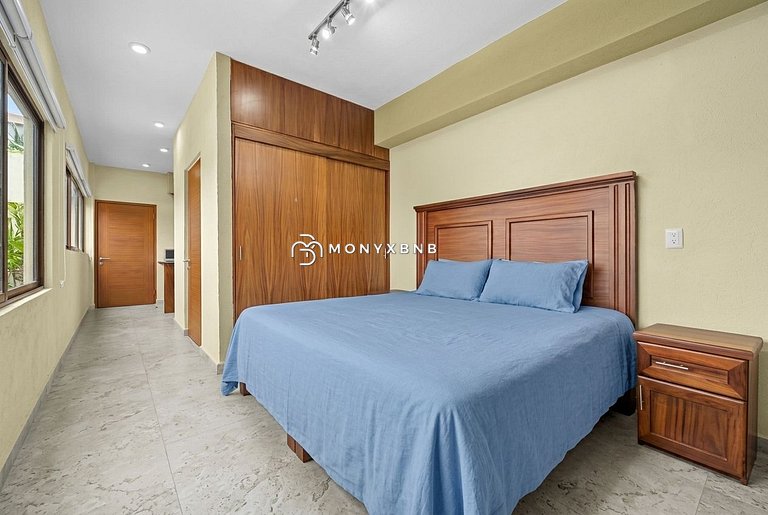 Sol & Sal Studio | Steps to Beach & Malecon