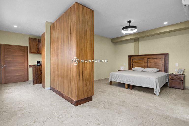 The boardwalk Nest | 1 Block to Malecon & Ocean