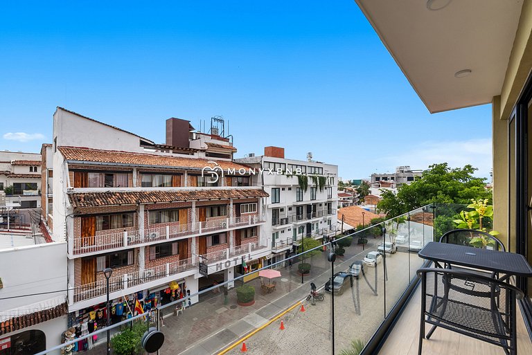 The boardwalk Nest | 1 Block to Malecon & Ocean