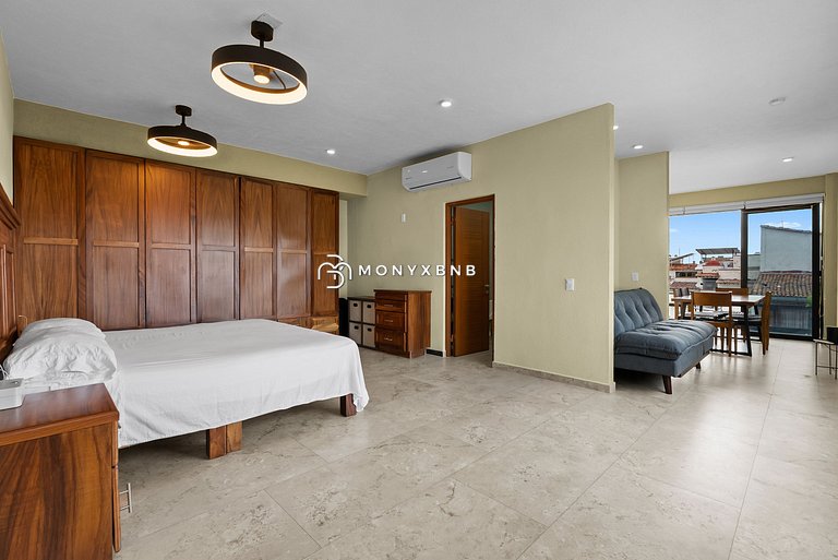 The Malecon Penthouse Studio 1 Block to Beach & Sea