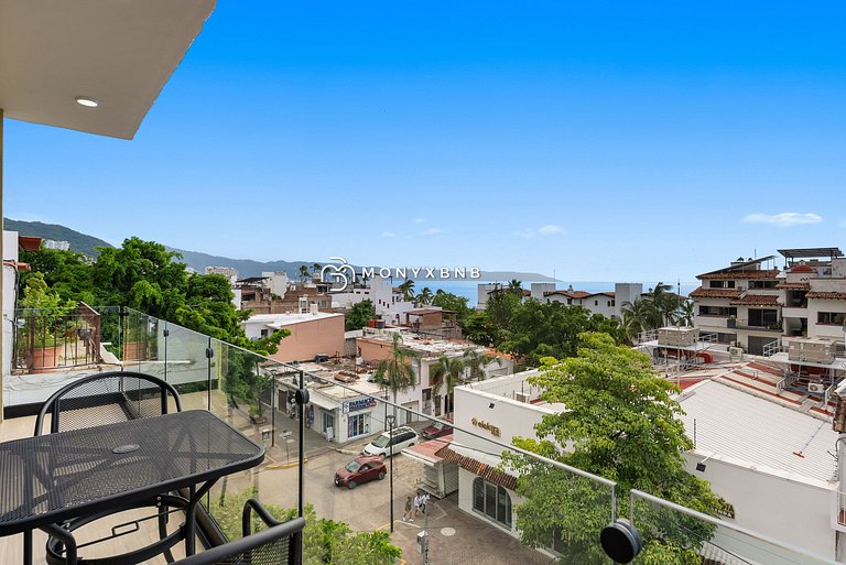 The Malecon Penthouse Studio 1 Block to Beach & Sea