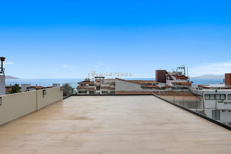 Malecon Studios Full Building for 24