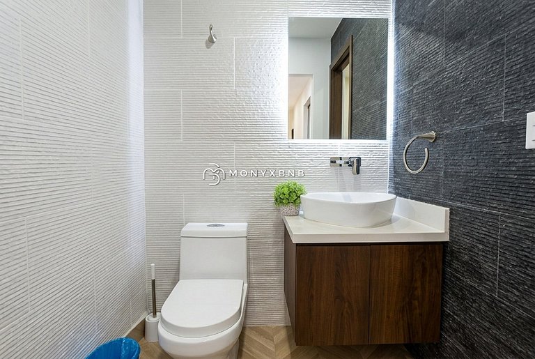 The Five | 1BR, Balcony & Rooftop Pool