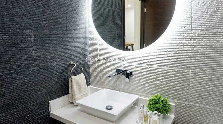 The Five | 1BR, Balcony & Rooftop Pool