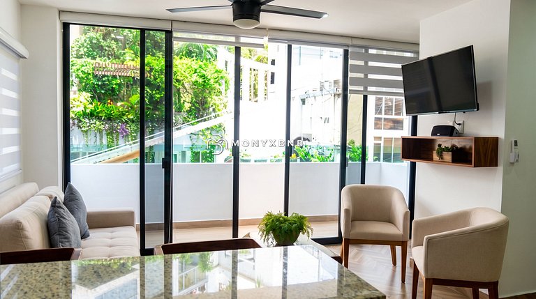 The Five | 1BR, Balcony & Rooftop Pool