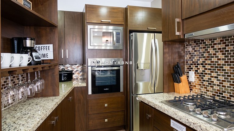 The Five | 1BR, Balcony & Rooftop Pool
