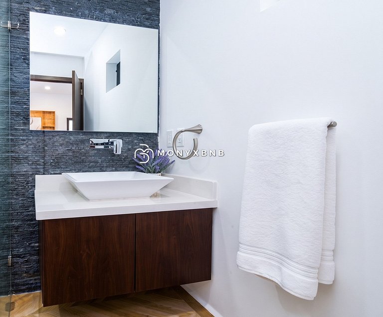The Five | 1BR, Balcony & Rooftop Pool