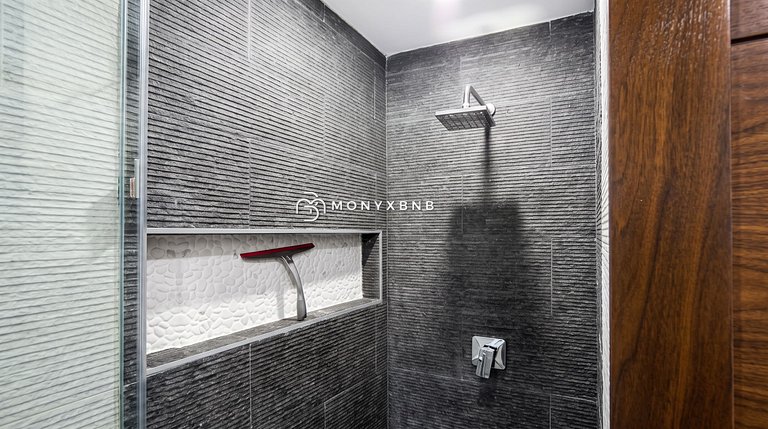 The Five | 1BR, Balcony & Rooftop Pool