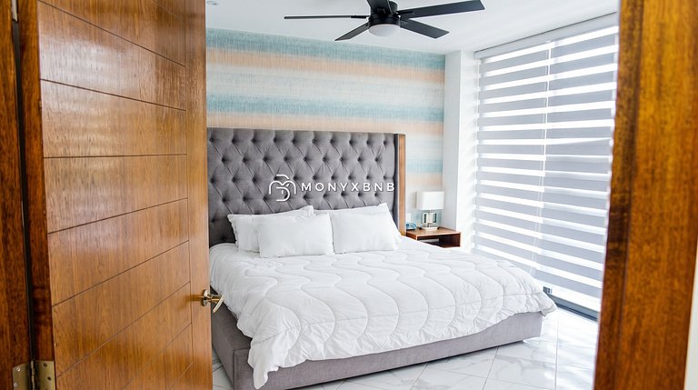 The Five 3BR Penthouse, Balcony & Rooftop Pool