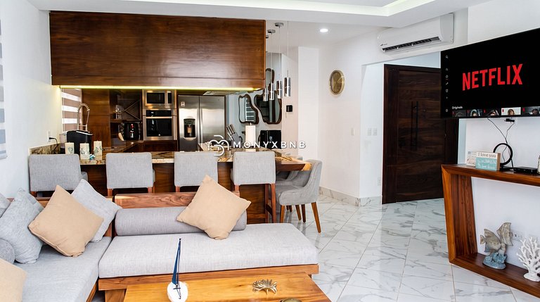 The Five 3BR Penthouse, Balcony & Rooftop Pool
