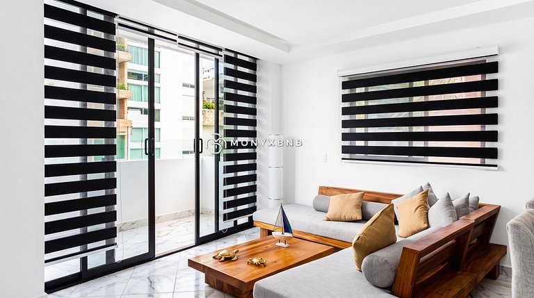 The Five 3BR Penthouse, Balcony & Rooftop Pool