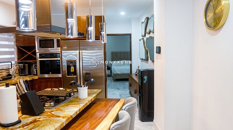 The Five 3BR Penthouse, Balcony & Rooftop Pool